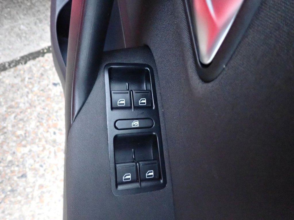 Used Volkswagen Polo 2013 for sale - 76356562: Photo 18