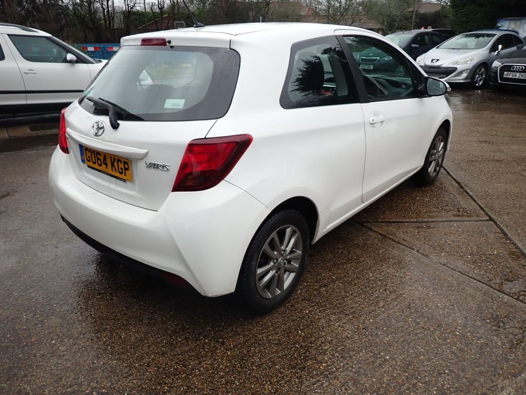 Used Toyota Yaris 2014 for sale - 77452355: Photo 2