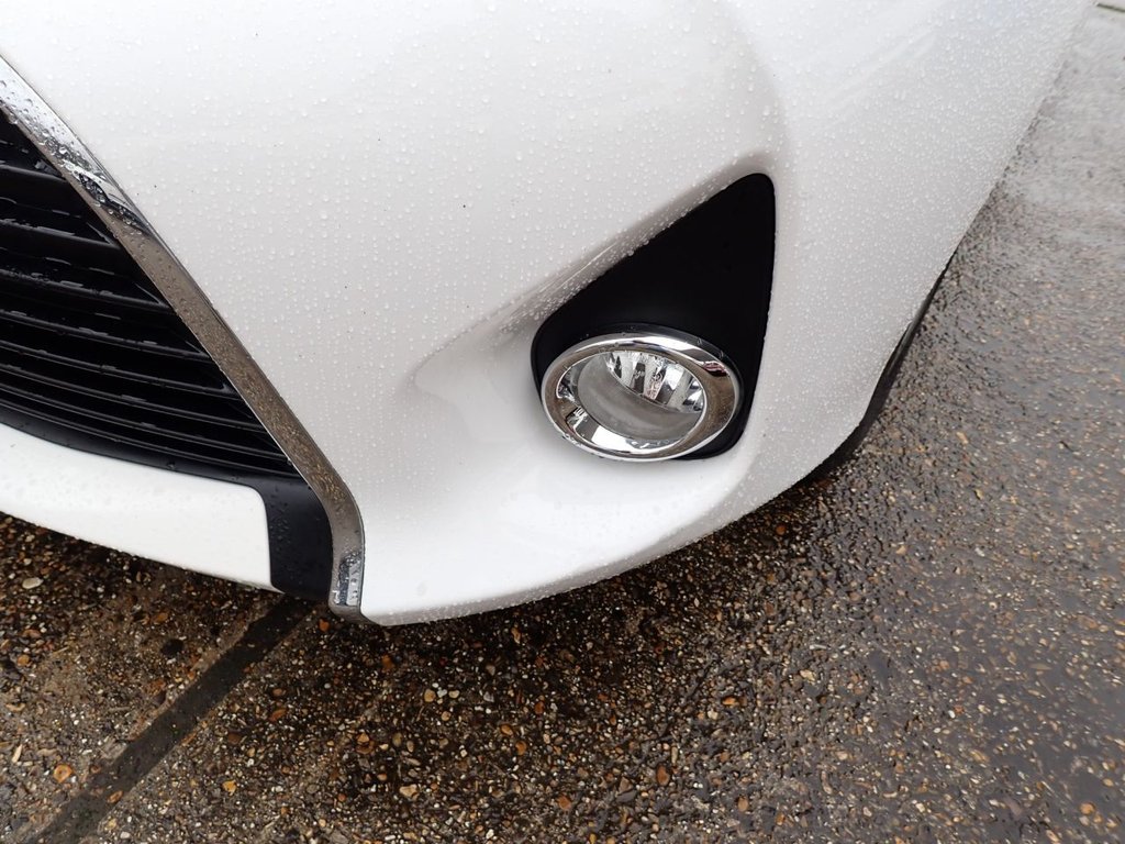 Used Toyota Yaris 2014 for sale - 77452355: Photo 37