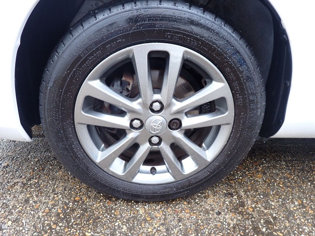 Used Toyota Yaris 2014 for sale - 77452355: Photo 44