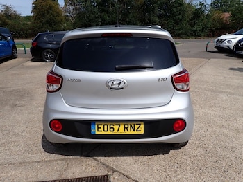Used Hyundai i10 2017 for sale - 75456493: Photo