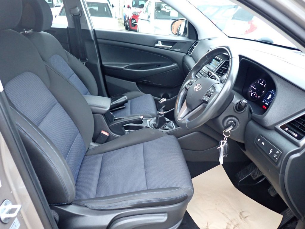 Used Hyundai TUCSON 2017 for sale - 77642750: Photo 9