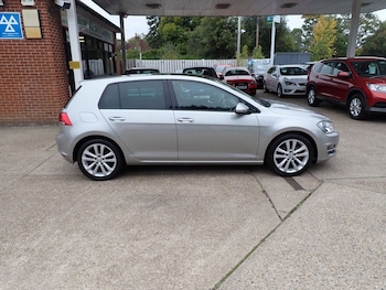 Used Volkswagen Golf 2014 for sale - 76223387: Photo 2