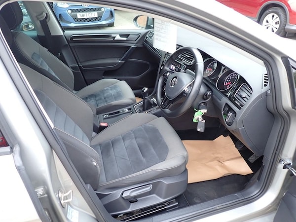 Used Volkswagen Golf 2014 for sale - 76223387: Photo 9