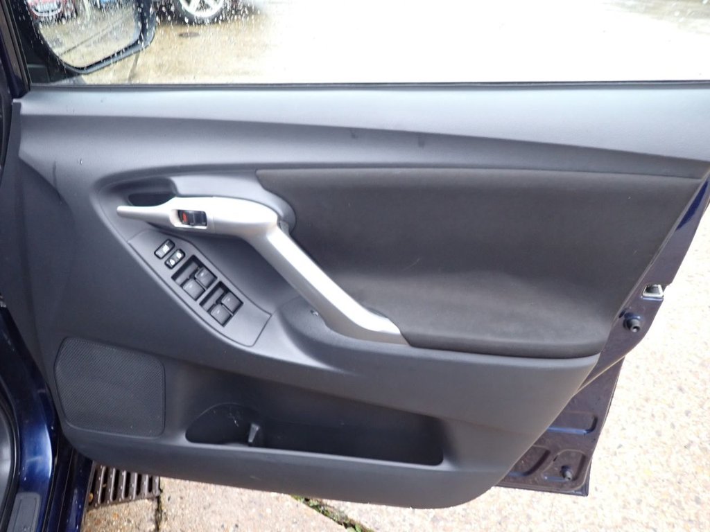 Used Toyota Verso 2010 for sale - 77287816: Photo 29