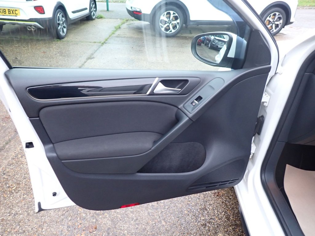 Used Volkswagen Golf 2010 for sale - 77089132: Photo 45