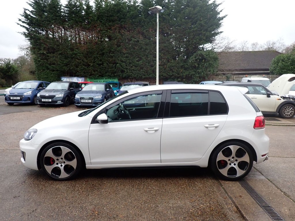 Used Volkswagen Golf 2010 for sale - 77089132: Photo 6