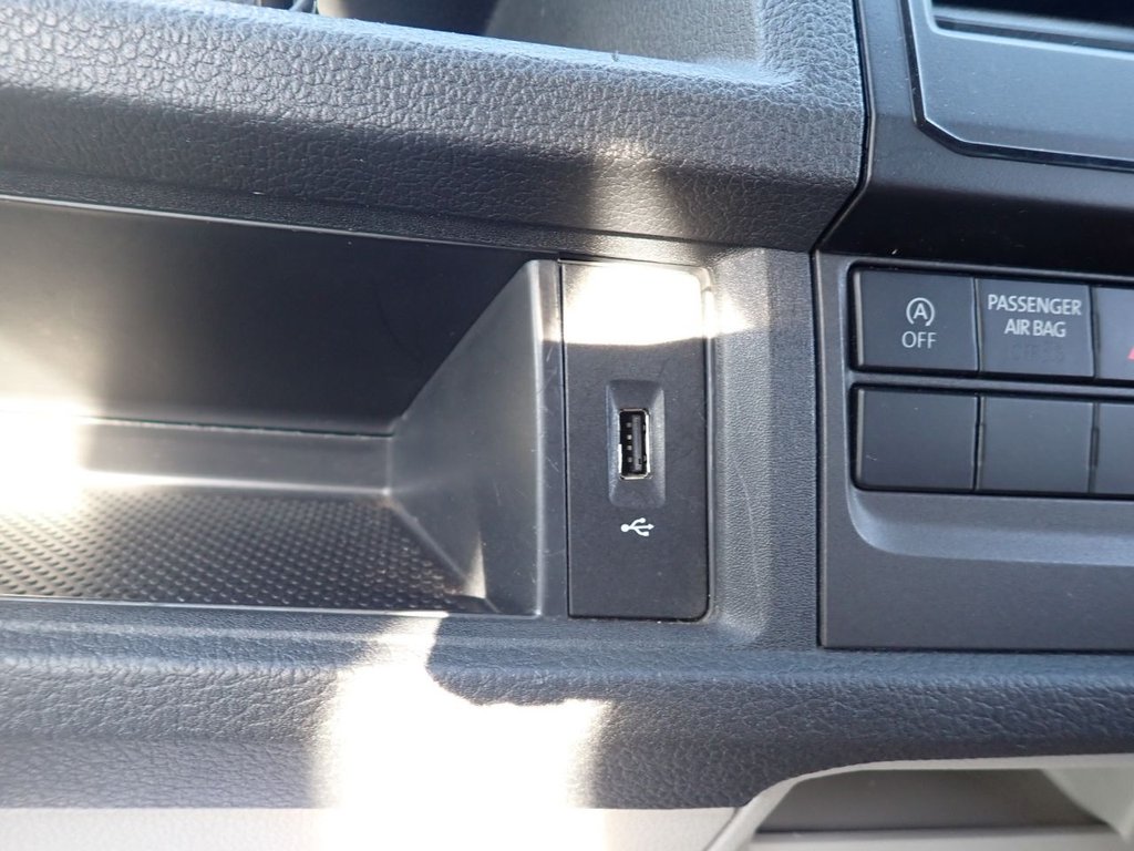 Used Volkswagen Transporter 2018 for sale - 76604632: Photo 18