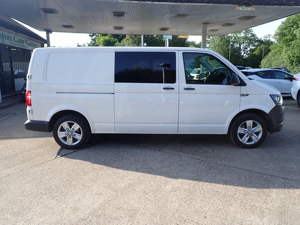 Used Volkswagen Transporter 2018 for sale - 76604632: Photo 2