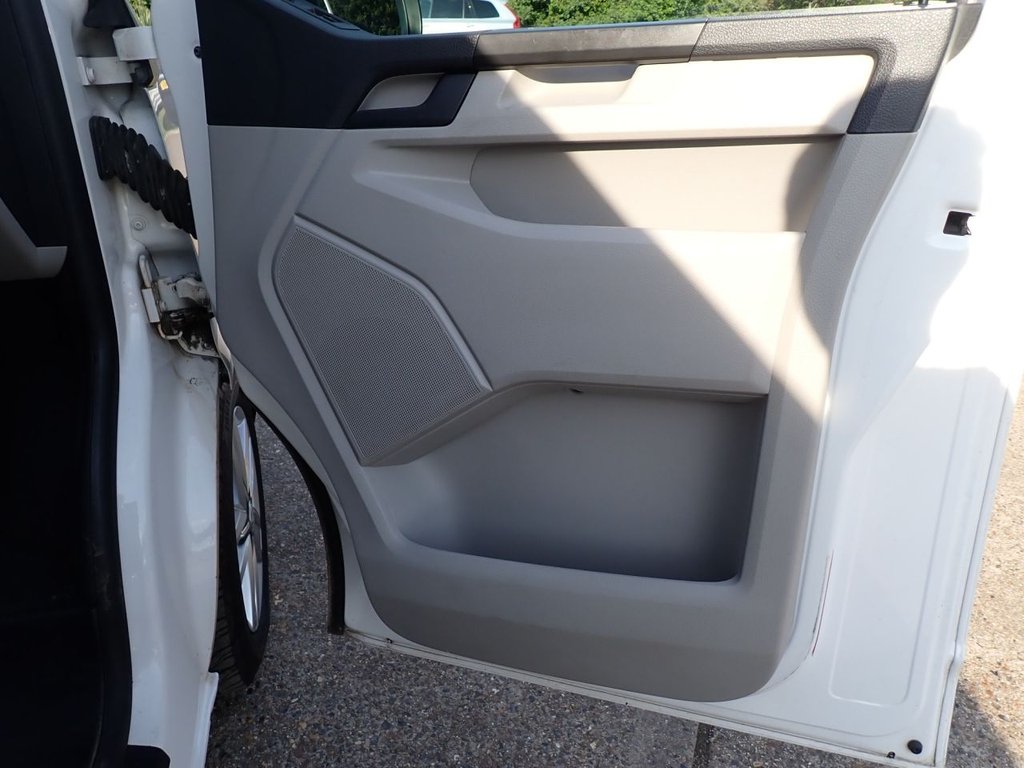 Used Volkswagen Transporter 2018 for sale - 76604632: Photo 23