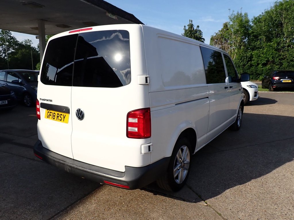 Used Volkswagen Transporter 2018 for sale - 76604632: Photo 3