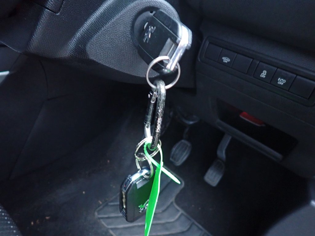 Used Peugeot 308 2015 for sale - 77250560: Photo 5