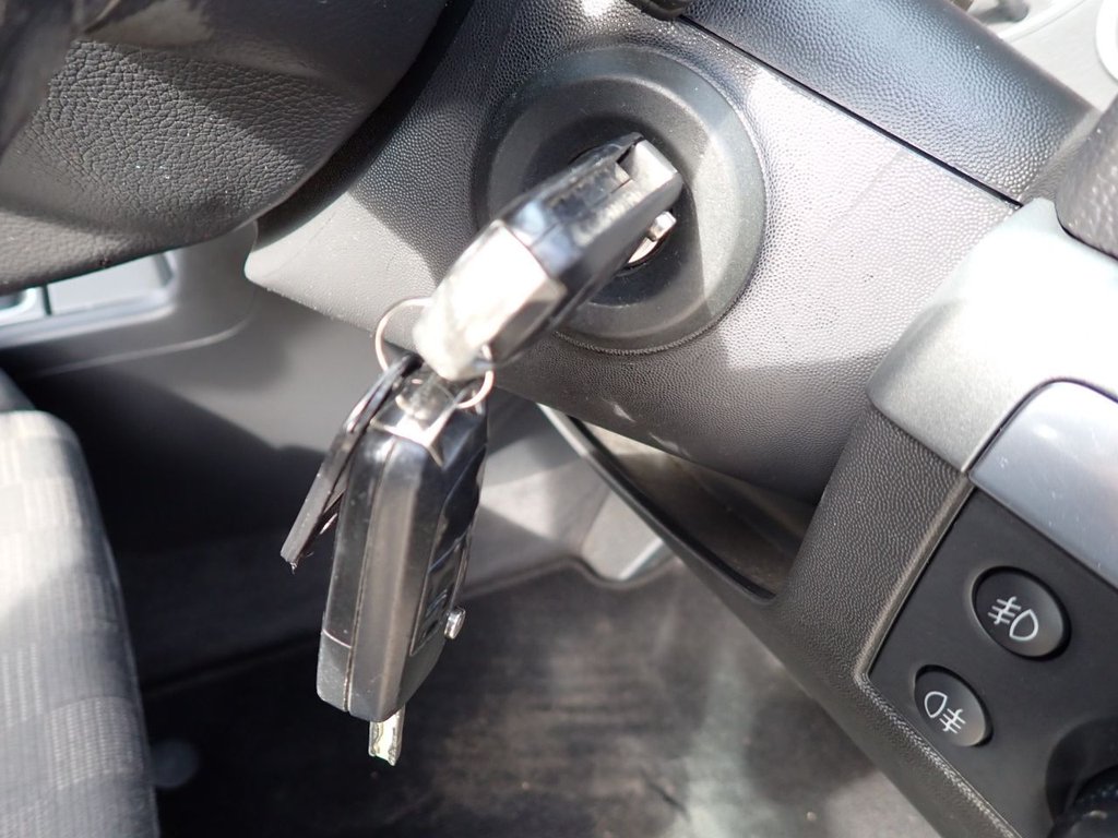 Used Vauxhall Vectra 2008 for sale - 77967655: Photo 16