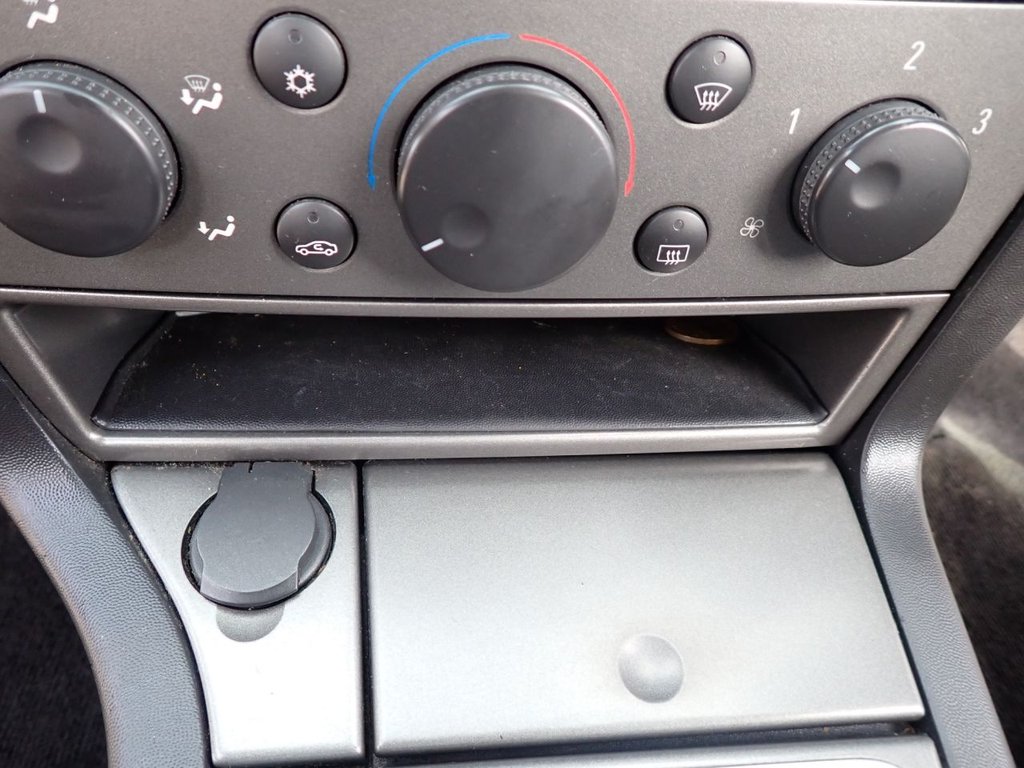 Used Vauxhall Vectra 2008 for sale - 77967655: Photo 24