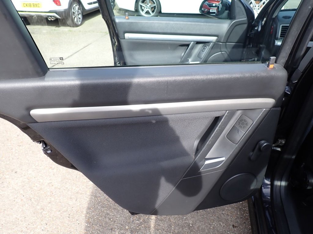 Used Vauxhall Vectra 2008 for sale - 77967655: Photo 32