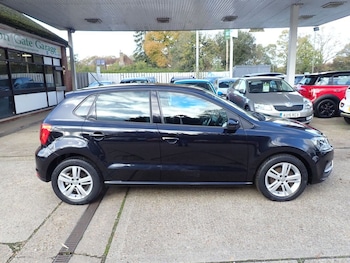 Used Volkswagen Polo 2016 for sale - 76604955: Photo