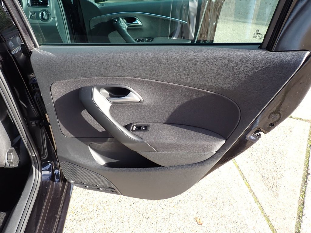 Used Volkswagen Polo 2016 for sale - 76604955: Photo 38