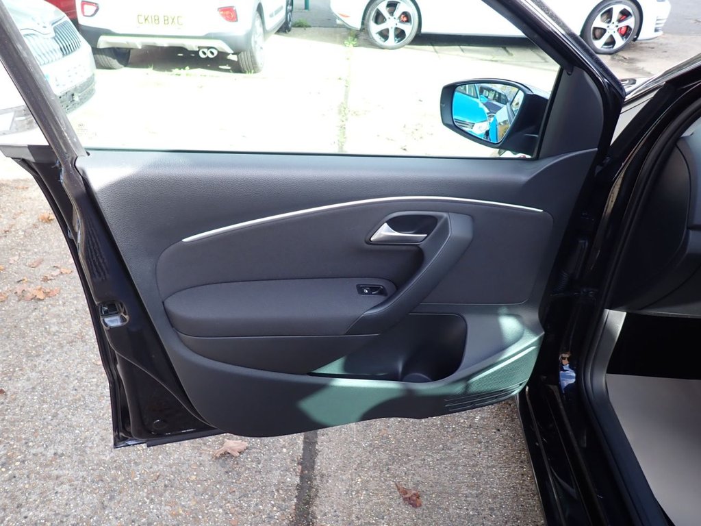 Used Volkswagen Polo 2016 for sale - 76604955: Photo 40