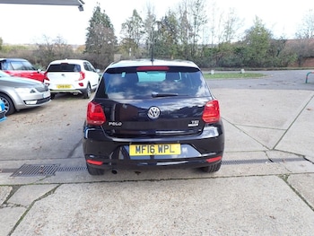 Used Volkswagen Polo 2016 for sale - 76604955: Photo