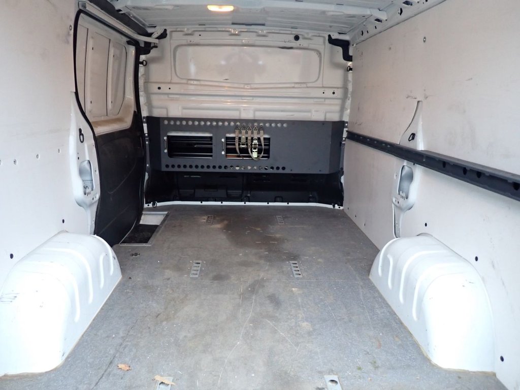 Used Vauxhall Vivaro 2016 for sale - 77200251: Photo 10
