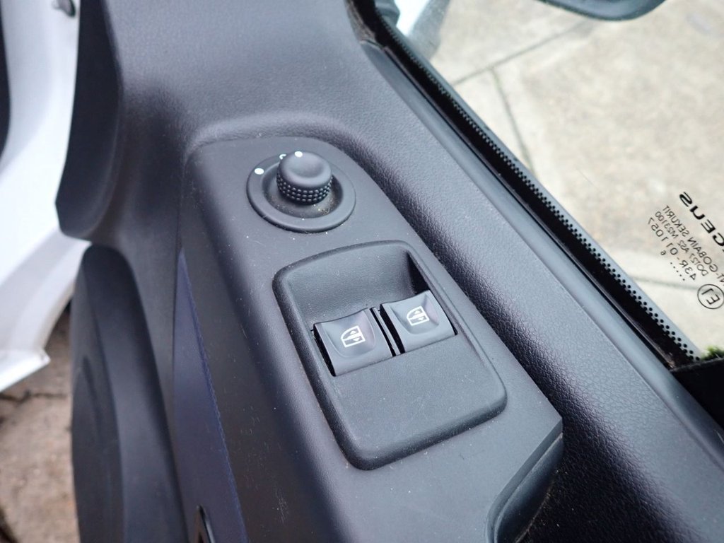 Used Vauxhall Vivaro 2016 for sale - 77200251: Photo 13