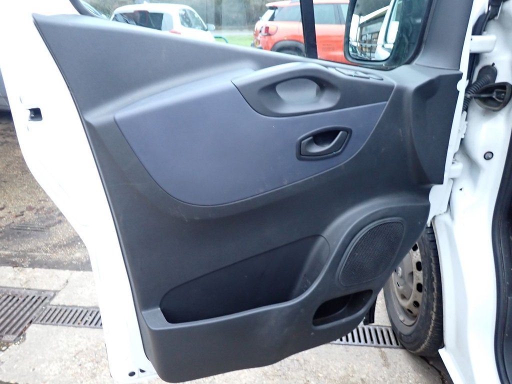 Used Vauxhall Vivaro 2016 for sale - 77200251: Photo 29