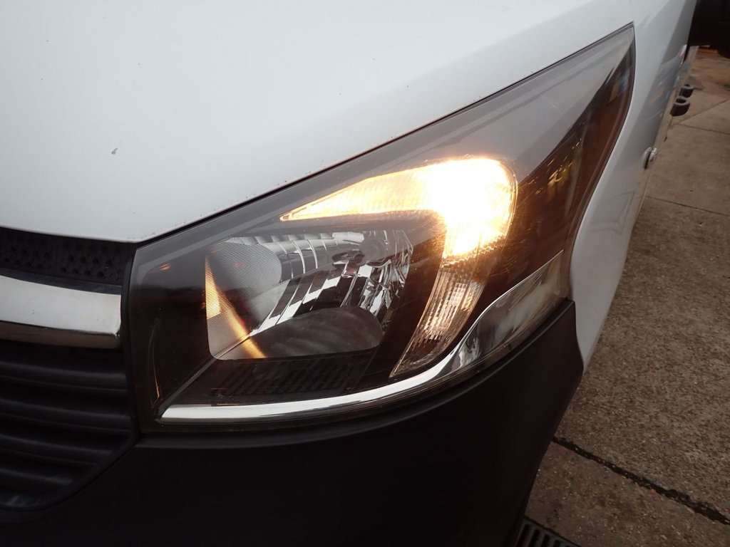 Used Vauxhall Vivaro 2016 for sale - 77200251: Photo 32
