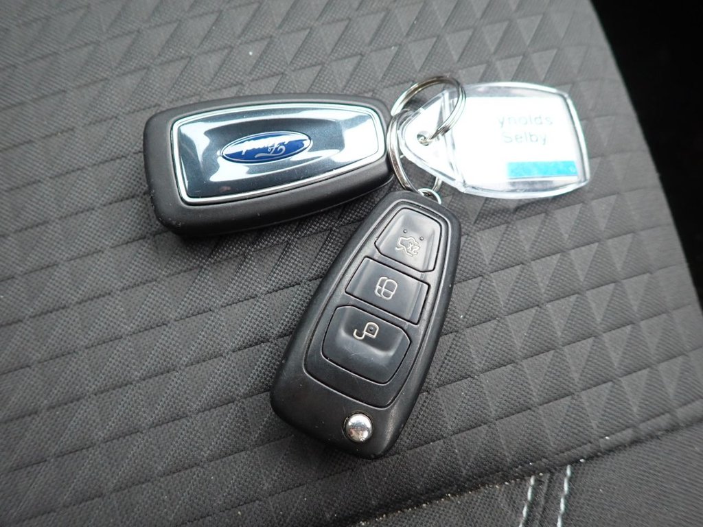 Used Ford C-Max 2016 for sale - 77780417: Photo 5