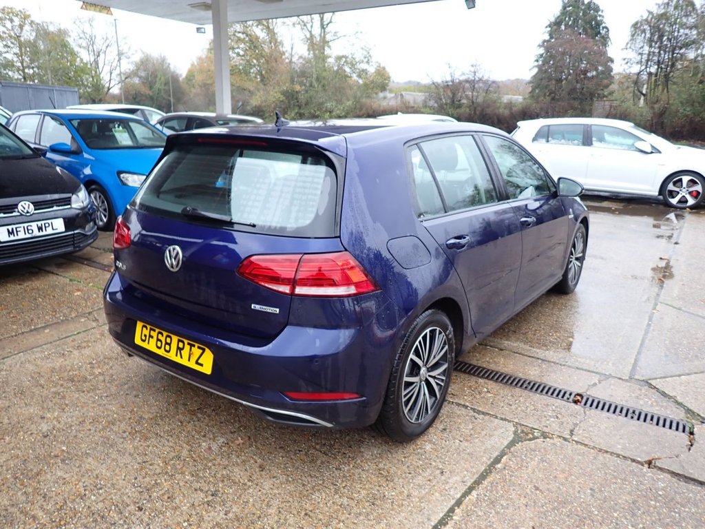 Used Volkswagen Golf 2018 for sale - 76632297: Photo 2