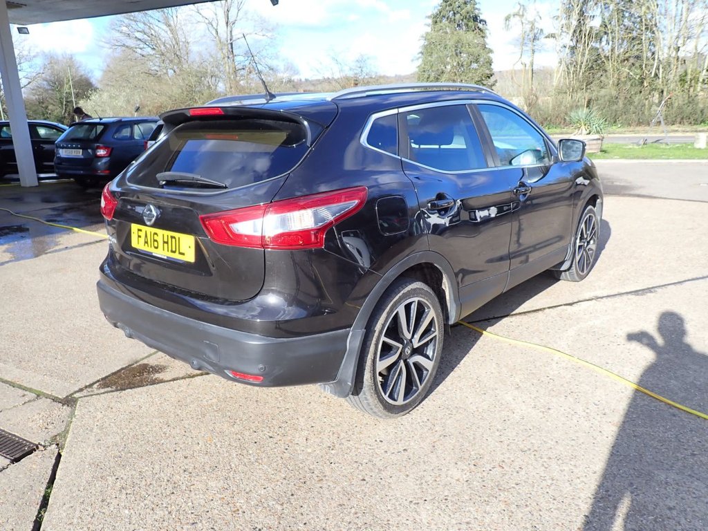 Used Nissan Qashqai 2016 for sale - 77891060: Photo 2