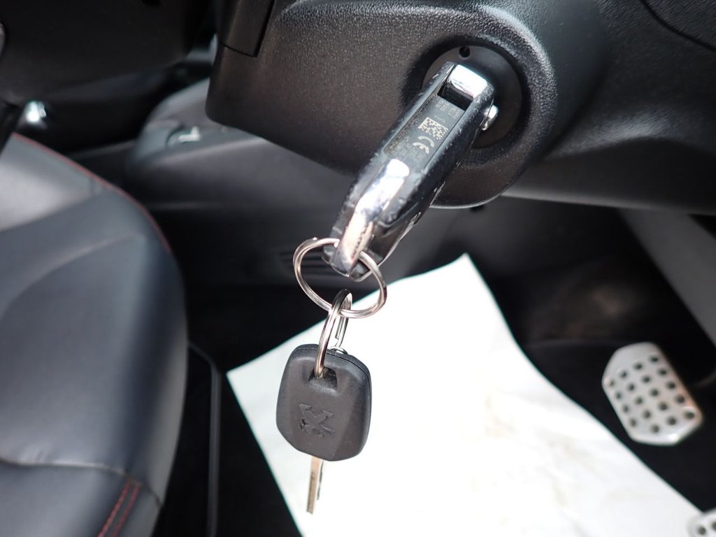 Used Peugeot 208 2015 for sale - 77920392: Photo 5