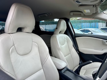 Used Volvo V40 2014 for sale - 75686264: Photo