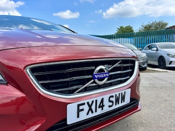 Used Volvo V40 2014 for sale - 75686264: Photo