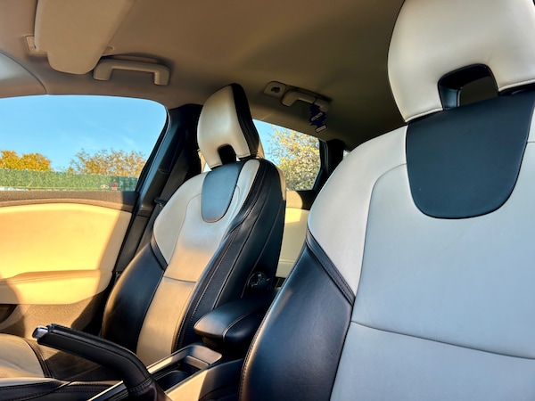 Used Volvo V40 2014 for sale - 76264304: Photo 11