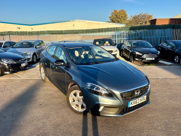 Used Volvo V40 2014 for sale - 76264304: Photo 1