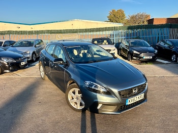 Volvo - V40