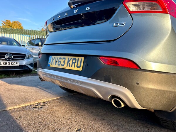 Used Volvo V40 2014 for sale - 76264304: Photo 2