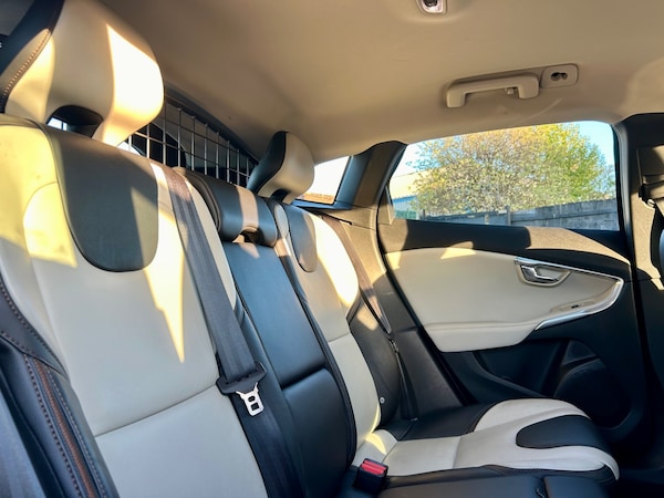 Used Volvo V40 2014 for sale - 76264304: Photo 3