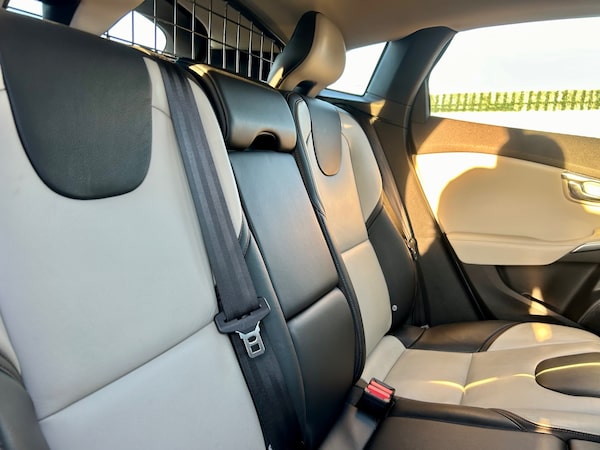 Used Volvo V40 2014 for sale - 76264304: Photo 42