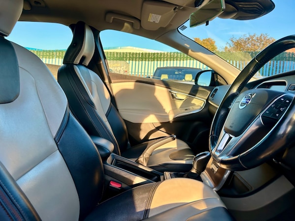 Used Volvo V40 2014 for sale - 76264304: Photo 53