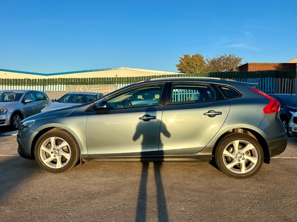 Used Volvo V40 2014 for sale - 76264304: Photo 60