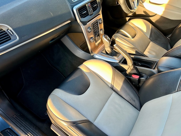 Used Volvo V40 2014 for sale - 76264304: Photo 65