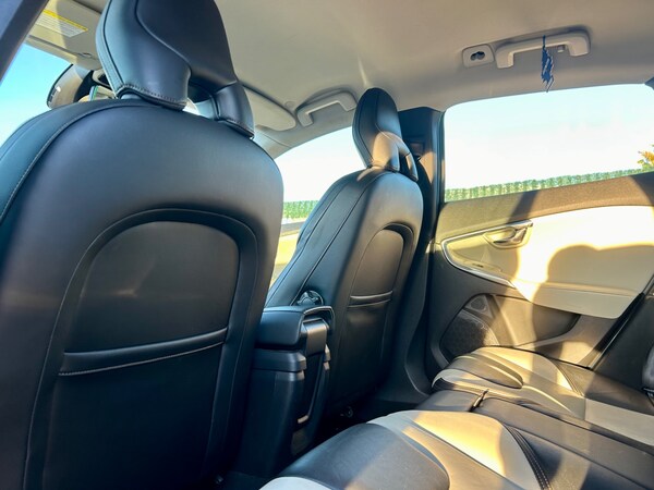 Used Volvo V40 2014 for sale - 76264304: Photo 66