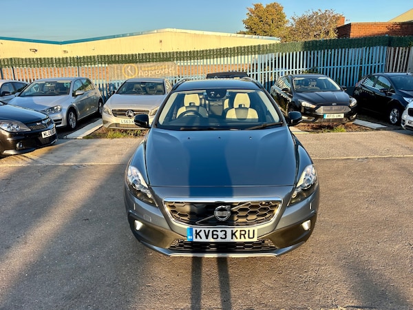 Used Volvo V40 2014 for sale - 76264304: Photo 75