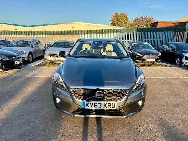 Used Volvo V40 2014 for sale - 76264304: Photo 76