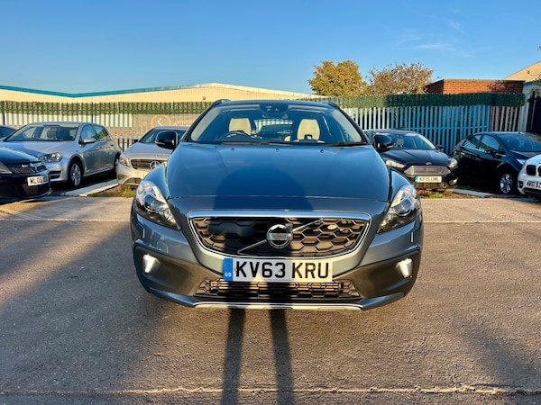 Used Volvo V40 2014 for sale - 76264304: Photo 77