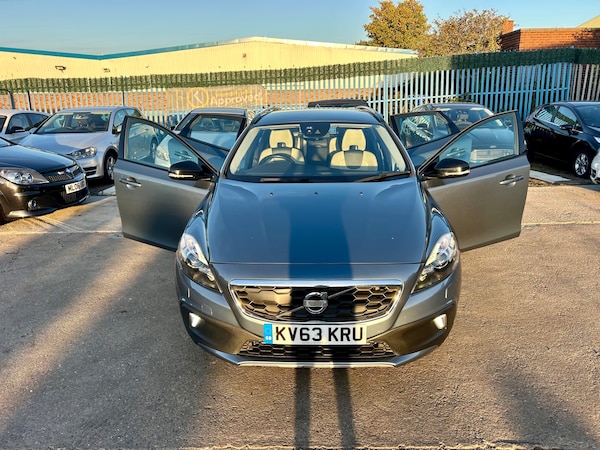 Used Volvo V40 2014 for sale - 76264304: Photo 79