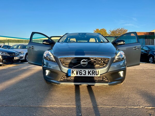 Used Volvo V40 2014 for sale - 76264304: Photo 81