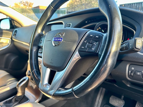 Used Volvo V40 2014 for sale - 76264304: Photo 8