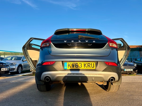 Used Volvo V40 2014 for sale - 76264304: Photo 97